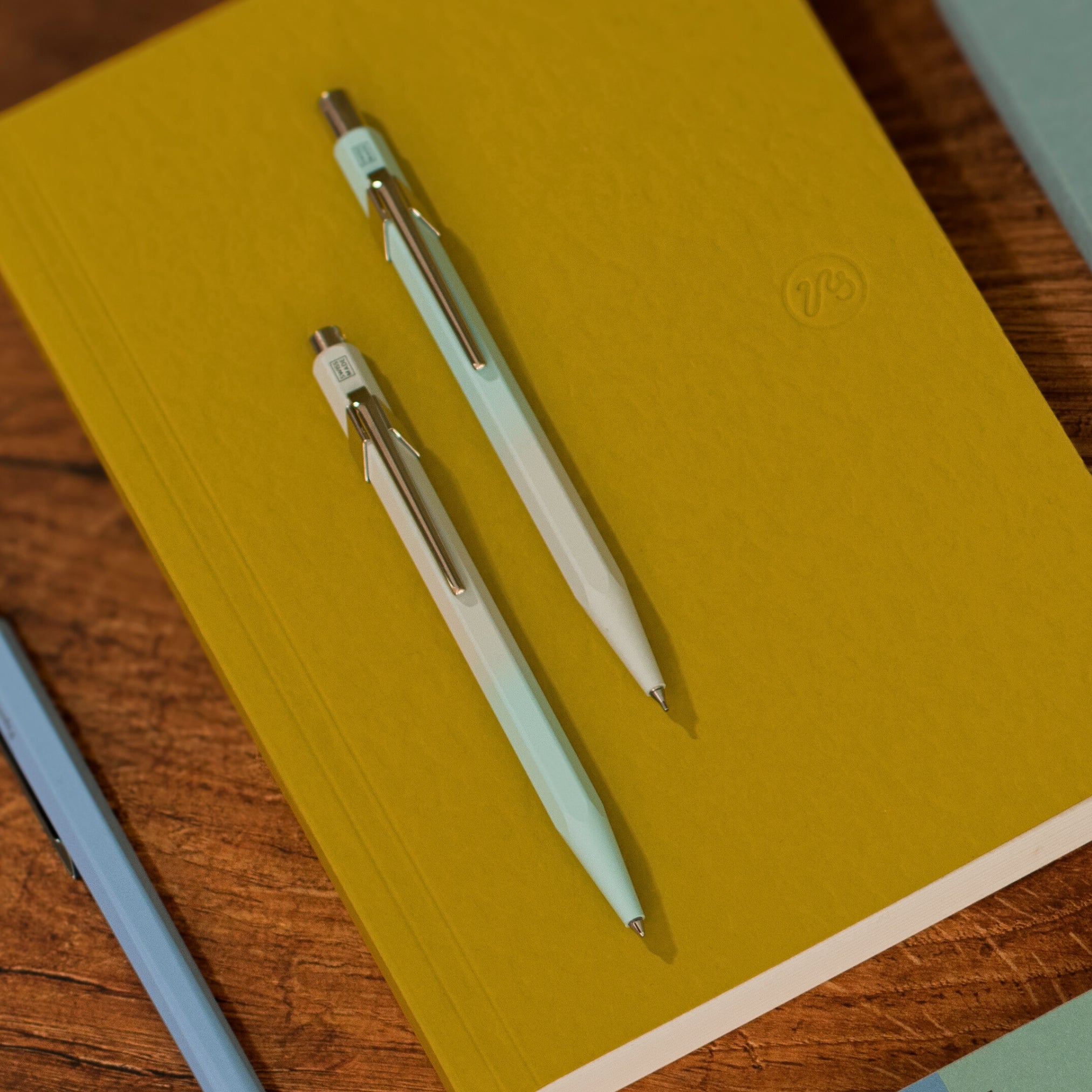 849 Ballpoint Pen & 844 Mechanical Pencil Set – Blue Lagoon