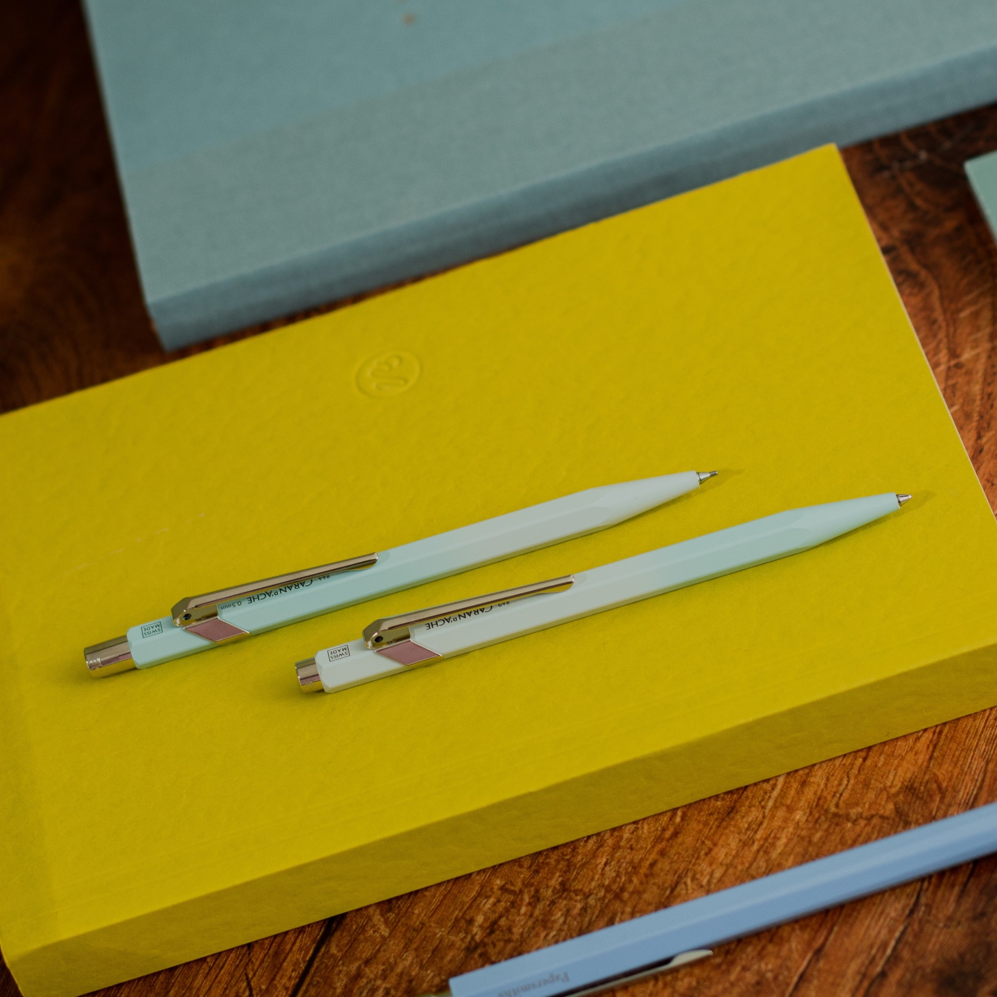 849 Ballpoint Pen & 844 Mechanical Pencil Set – Blue Lagoon