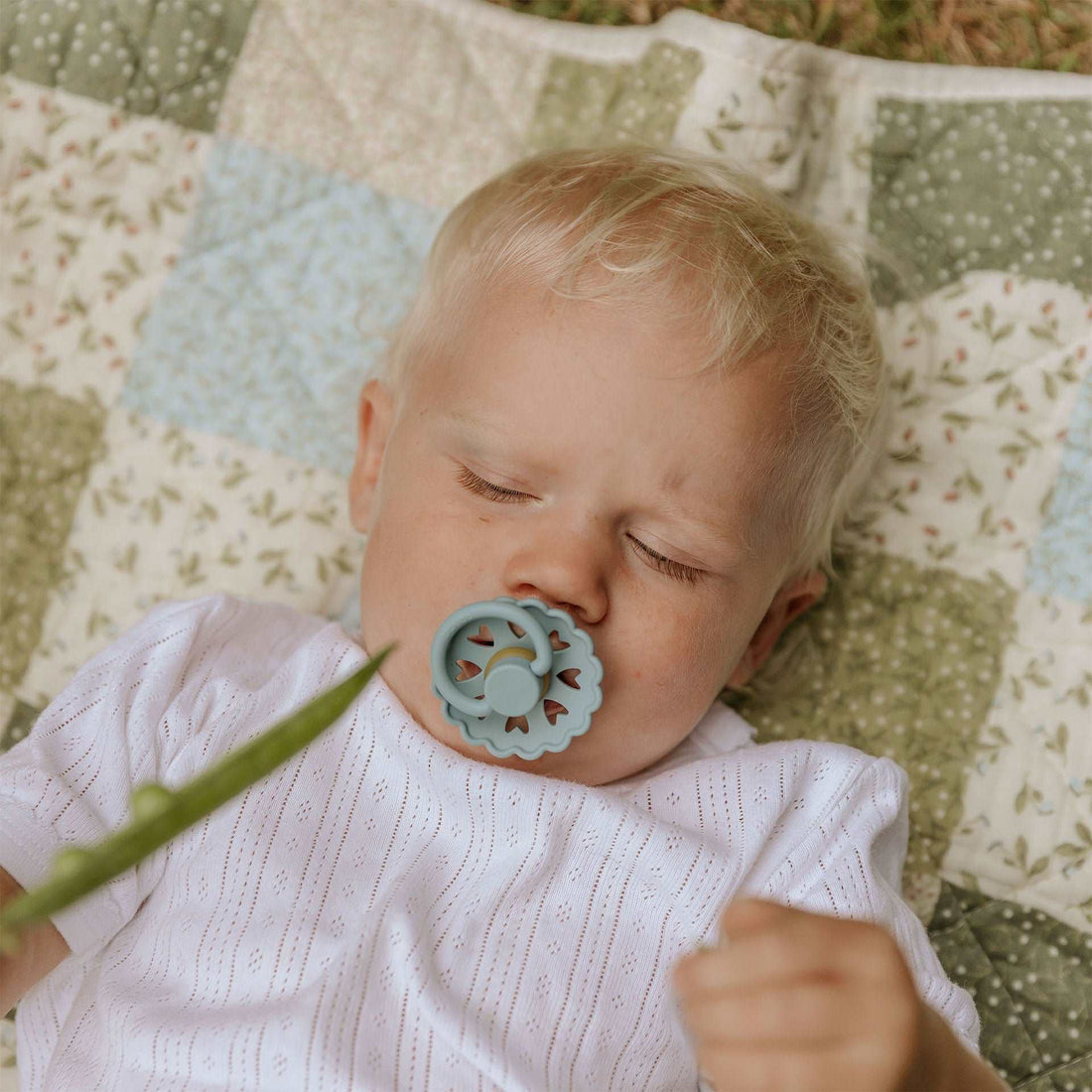 FRIGG Fairytale Natural Rubber Latex Pacifiers