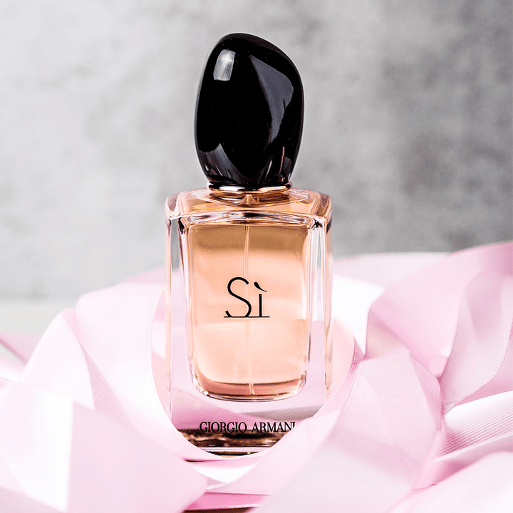 Armani Si Eau de Parfum Women's Perfume Spray (15ml, 30ml, 50ml, 100ml)
