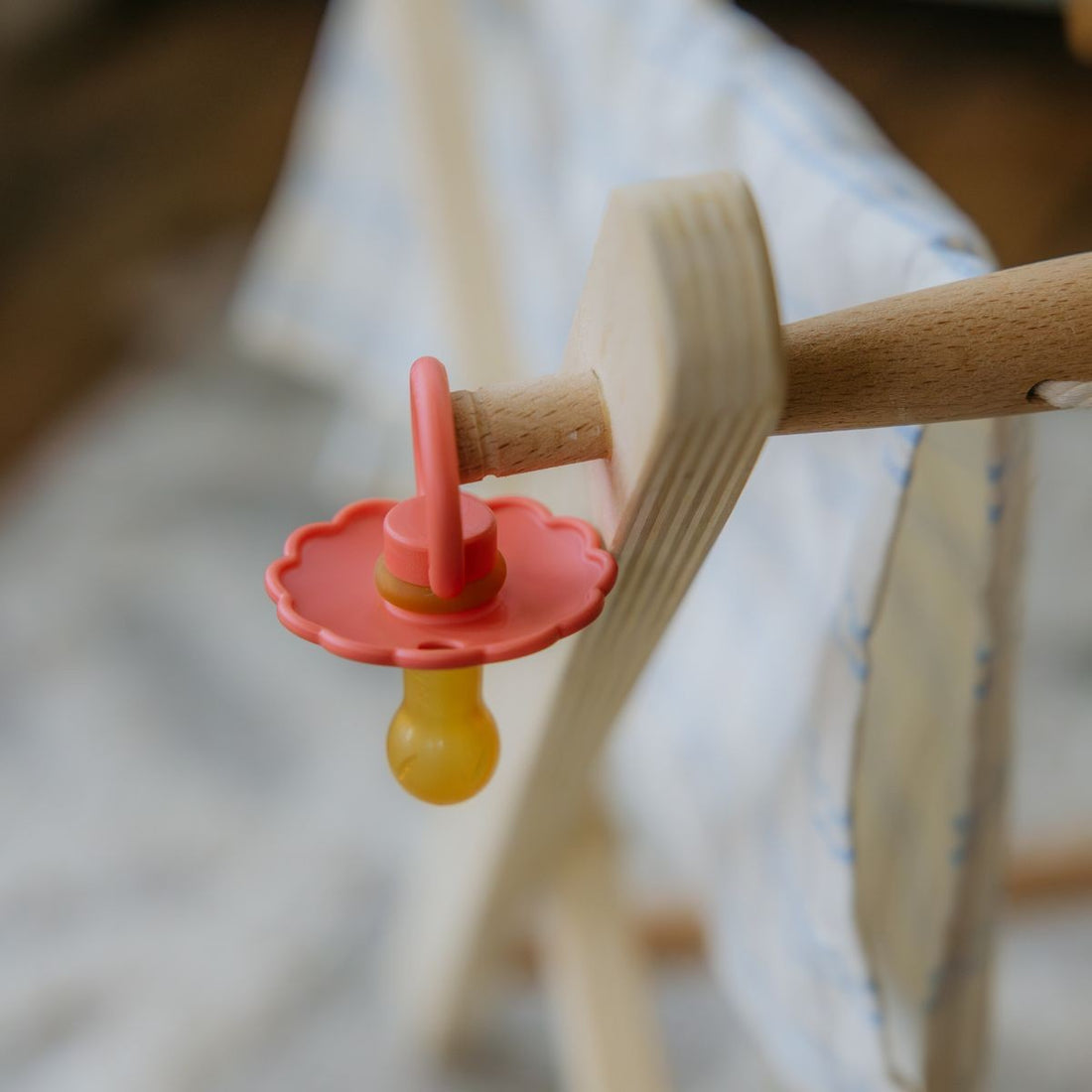 Frigg 3 x Mystery Colours | Frigg Daisy Natural Rubber Latex Pacifiers | Size 1 & 2