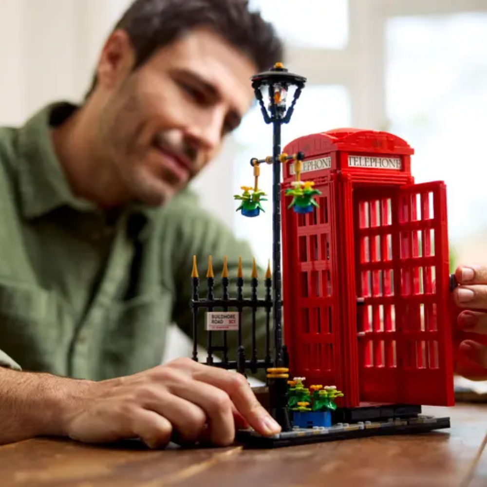 LEGO Ideas London Red Telephone Box (21347)