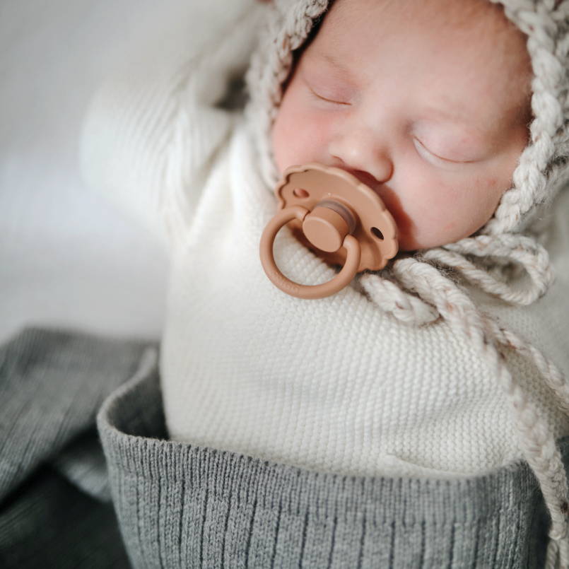 Frigg 3 x Mystery Colours | Frigg Daisy Natural Rubber Latex Pacifiers | Size 1 & 2