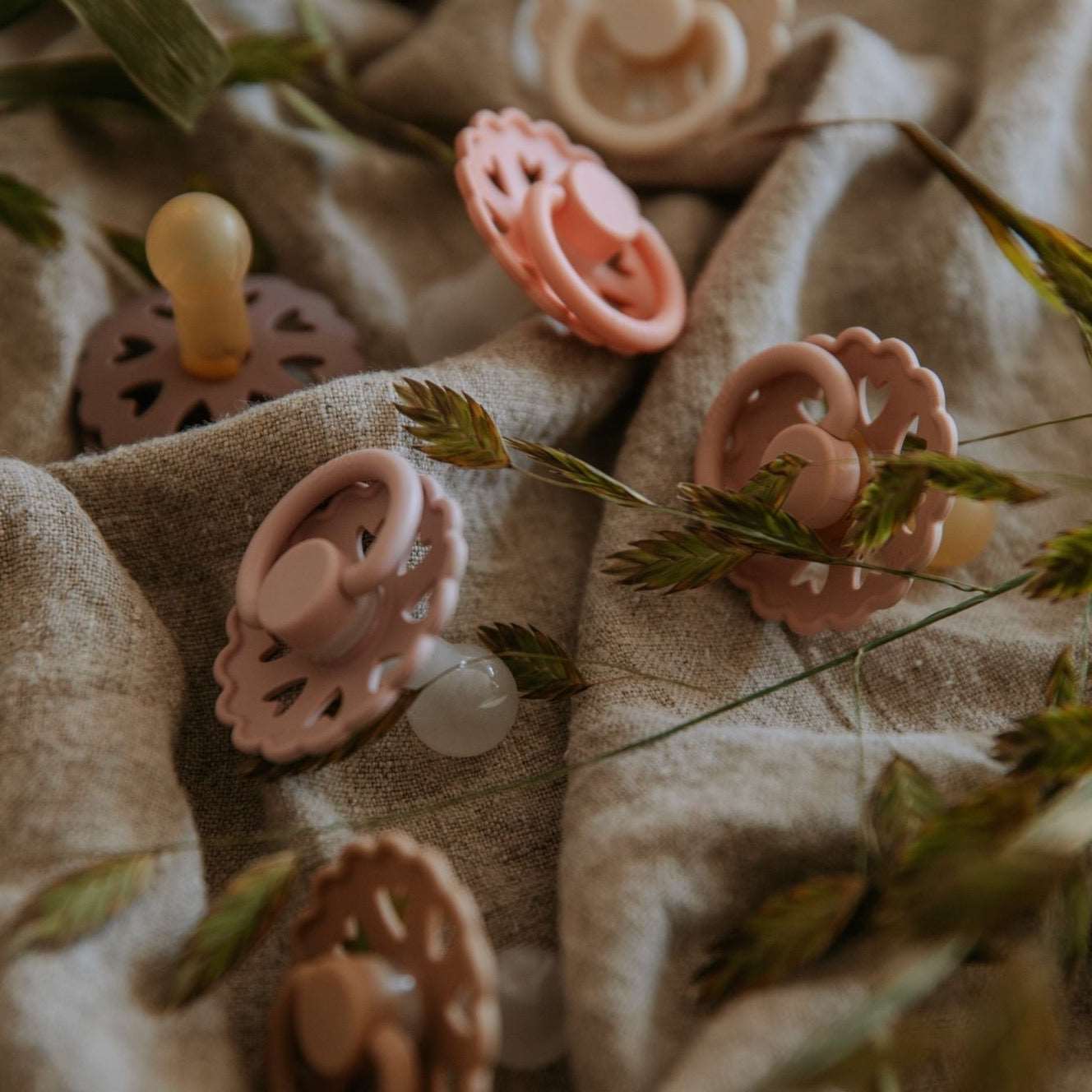 FRIGG Fairytale Natural Rubber Latex Pacifiers