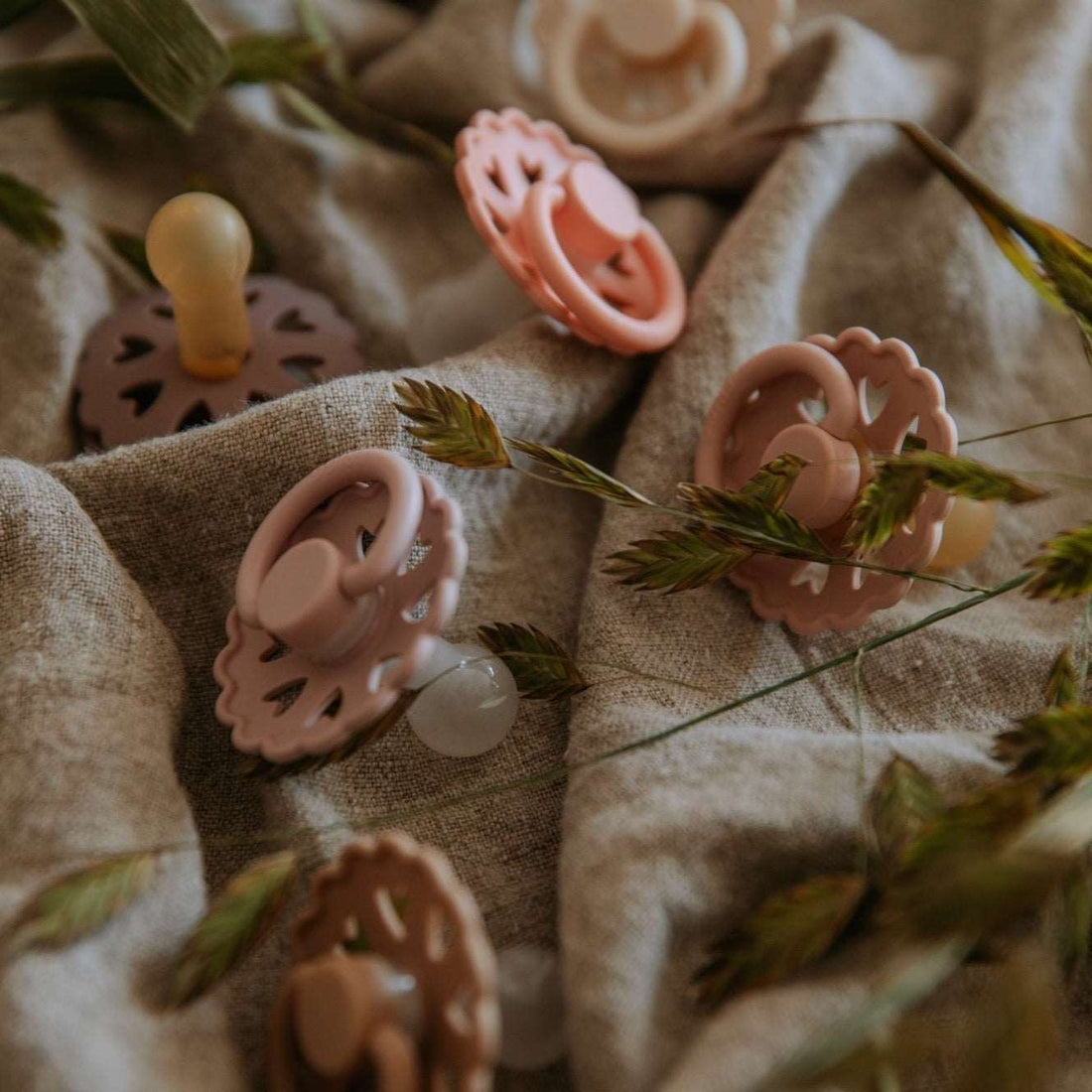 FRIGG Fairytale Natural Rubber Latex Pacifiers