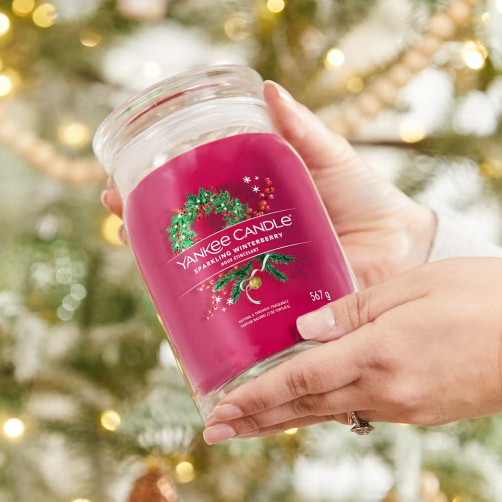 Yankee Candle Sparkling Winterberry Signature Large Jar Candle